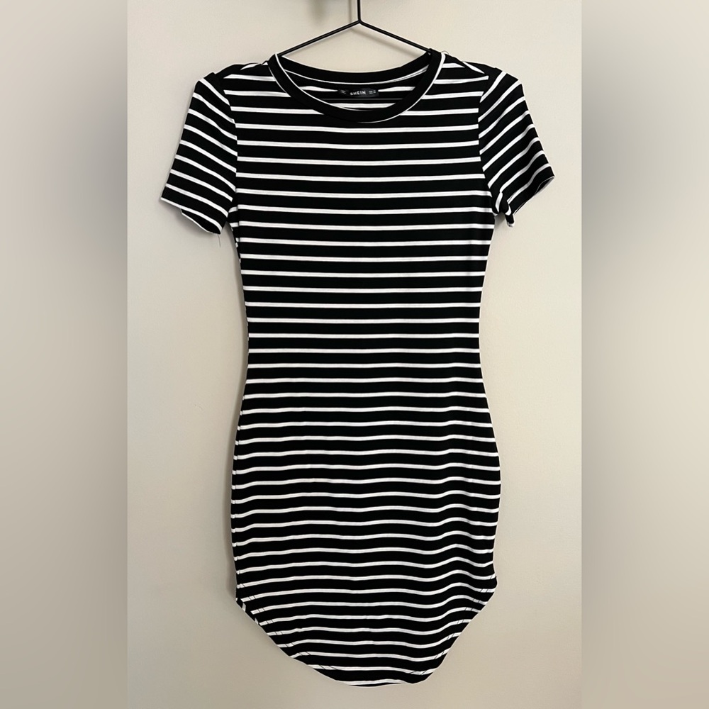 SHEIN Women’s Black & White Striped Dolphin Hem Tee Dress Size XS